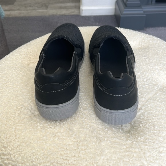 Men’s size 11 Deer Stags Bryce Black memory foam slip on shoes. - Picture 5 of 9